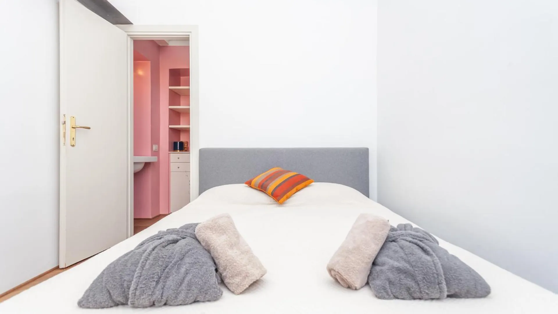 Piazza Vittorio Retreat Apartment Rome